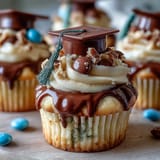 Simple Graduation Cupcakes Cap